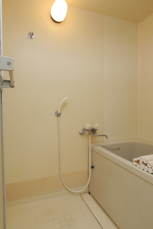 バス・シャワールーム　川本マンション103号室