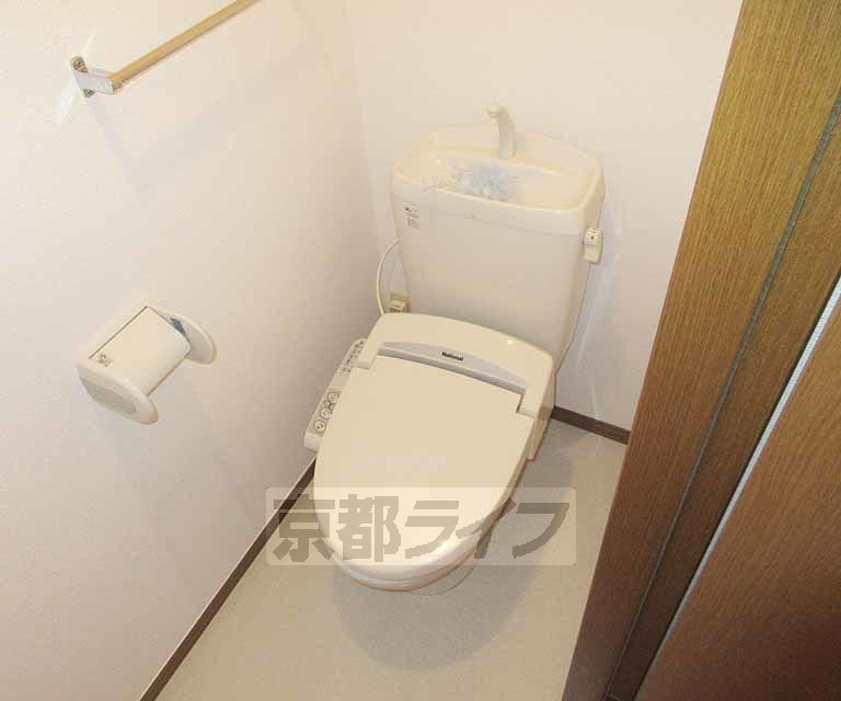 トイレ　ウォシュレット付き