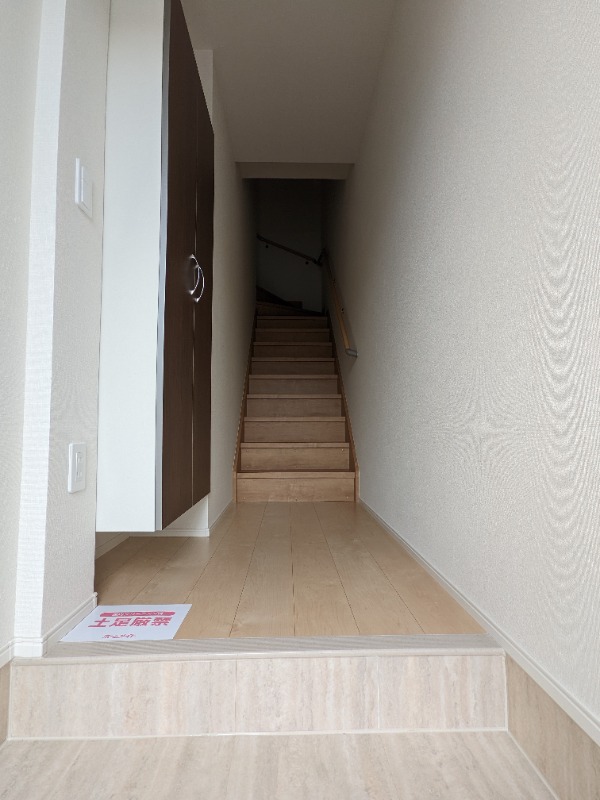 玄関　図面と現状に相違がある場合には現状を優先