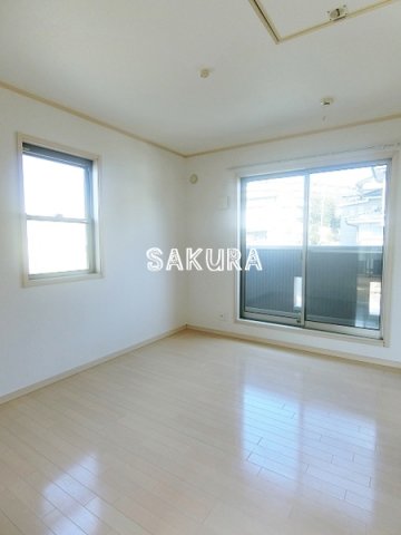 居室・リビング　こちらのリビングで趣味の時間をお楽しみください♪