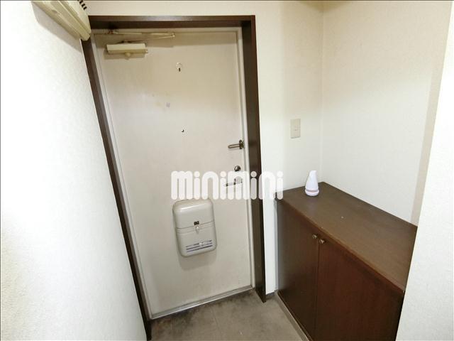 玄関　シューズＢＯＸ付きの玄関です。