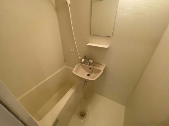 バス・シャワールーム　※別部屋の参考写真です。