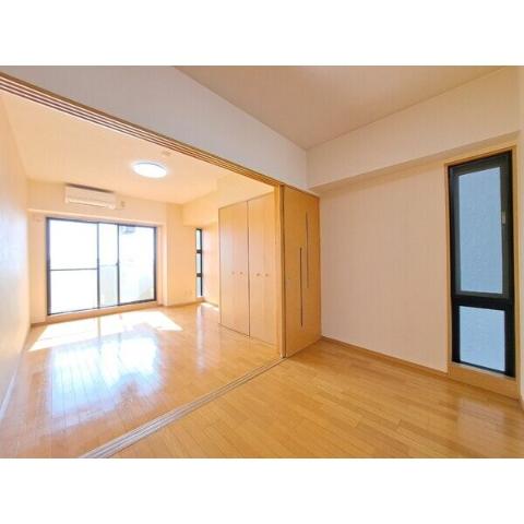 居室・リビング　室内