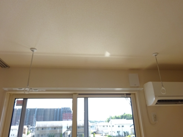 その他設備　室内物干し付きで雨の日も洗濯物が干せます♪