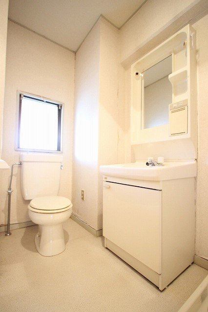 洗面設備　同物件、別号室のものです。