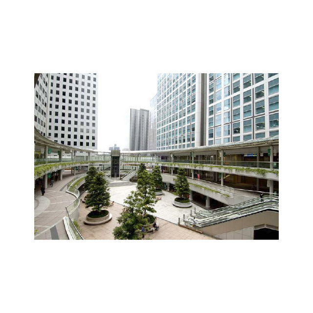 ショッピングセンター　品川シーサイドフォレスト　オーバ（ショッピングセンター）まで240m