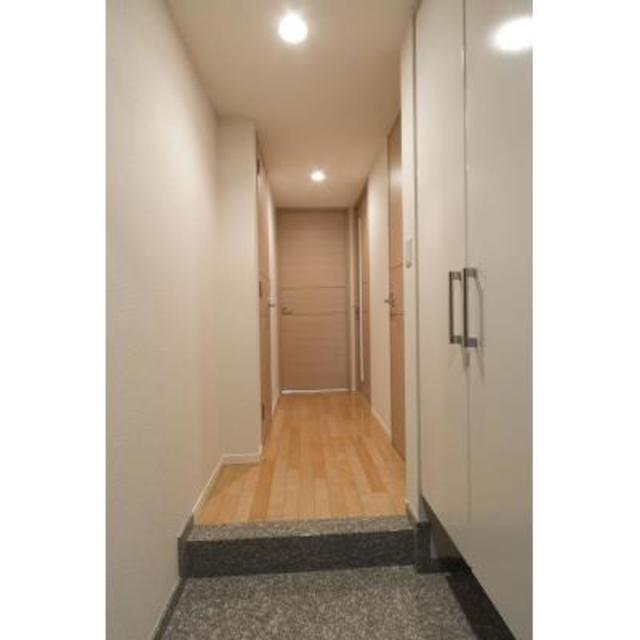 玄関　※写真は同タイプ住戸です。