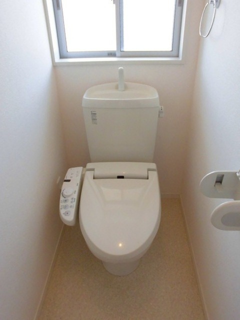 トイレ　温水便座機能付き