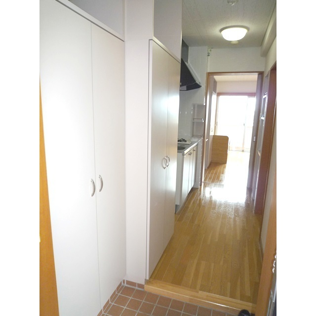 玄関　玄関→キッチン