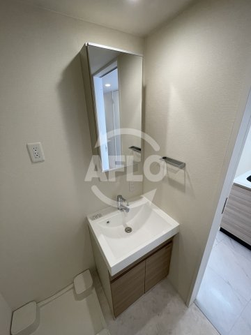 洗面設備　ドゥーエ立売堀　独立洗面化粧台