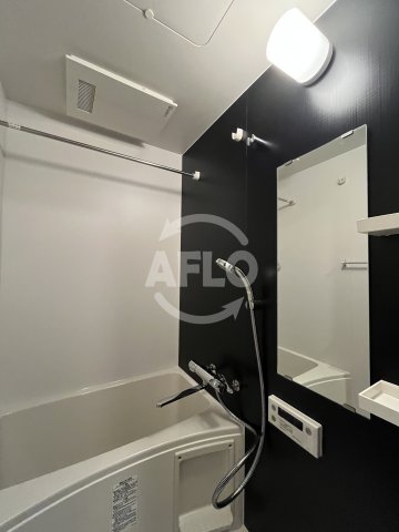 バス・シャワールーム　コンフォリア江坂広芝町　浴室