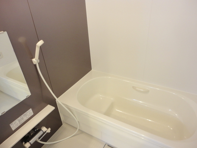 バス・シャワールーム　★浴室追い焚き機能付き★