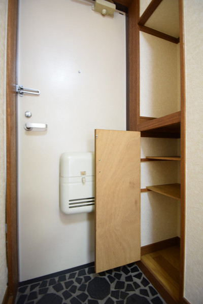 玄関　※同室参考写真※