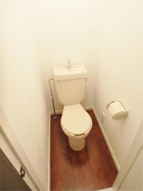 トイレ　別号室の参考写真です