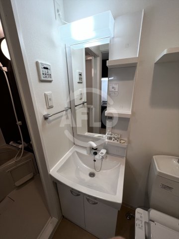 洗面設備　エグゼ大阪イースト　洗面化粧台