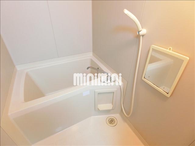 バス・シャワールーム　給湯式のお風呂です。