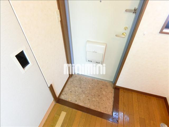 玄関　ドアポスト付きの玄関です。