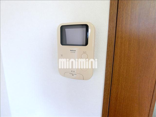 セキュリティ　来客時の確認もスムーズにできるＴＶ付きモニターホンです。