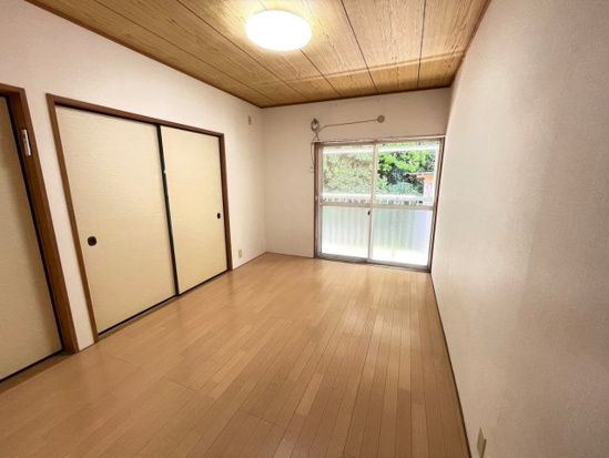 居室・リビング　※原状回復前の為別部屋のお写真です