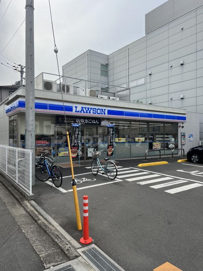 コンビニ　ローソン上落合八丁目店（コンビニ）まで140m