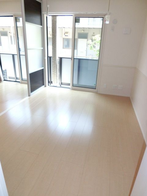 その他部屋・スペース　明るい寝室