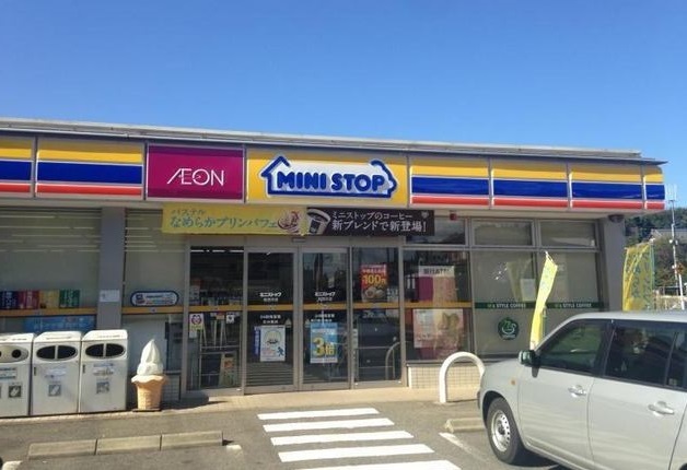コンビニ　ミニストップ（コンビニ）まで400m