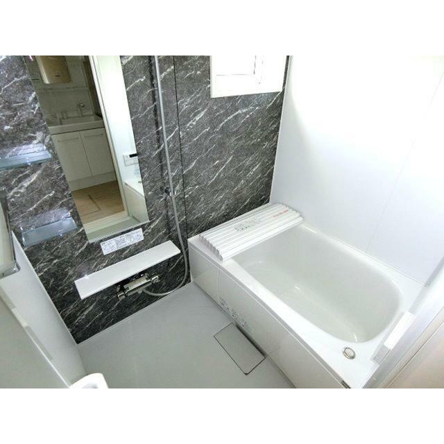 バス・シャワールーム　※302号室の写真になります。