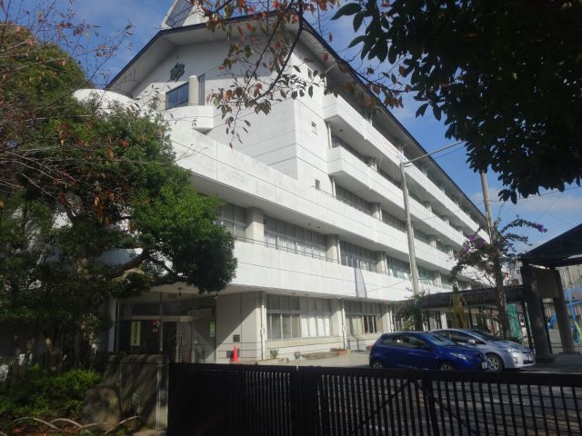 中学校　市立城内中学校（中学校）まで960m