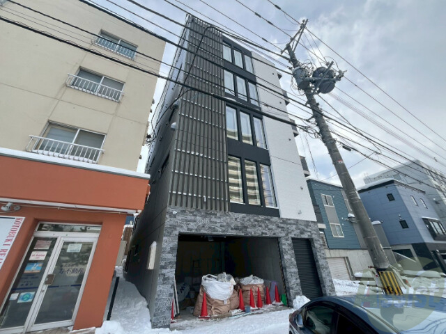 建物外観　札幌市東区北１４条東「ピオネロ１４８」