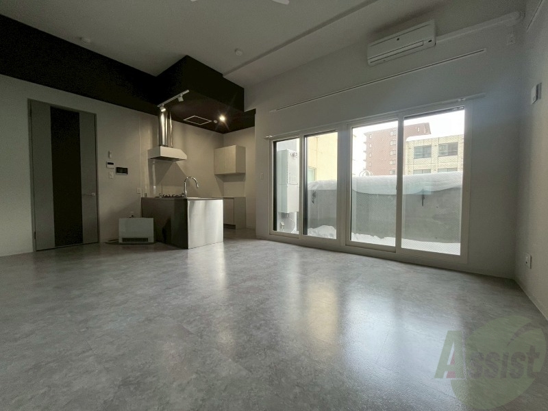 居室・リビング　広くてキレイなお部屋が広がっていて、充実した生活が送れそう。