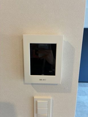 セキュリティ　モニター付きインターホン