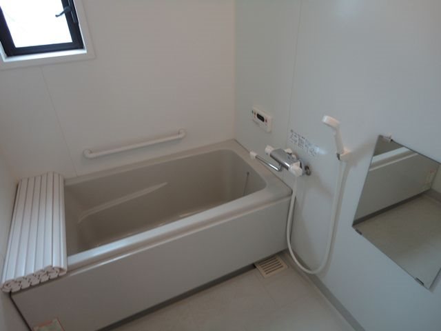 バス・シャワールーム　浴室　※別号室参考写真