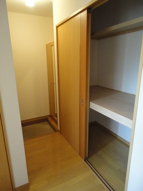 玄関　玄関　※別号室参考写真