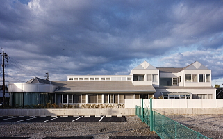 病院　石垣クリニック（病院）まで645m