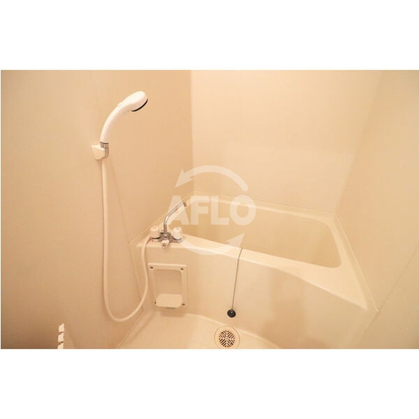 バス・シャワールーム　十三本町ウインズマンションII　浴室