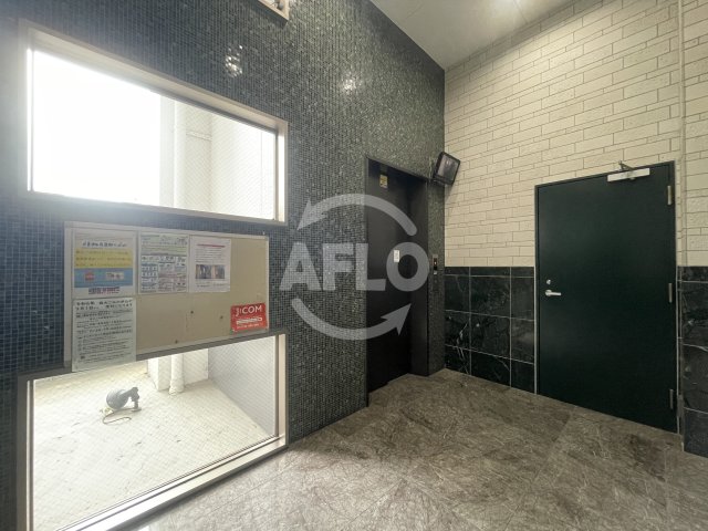 ロビー　十三本町ウインズマンションII　ロビー