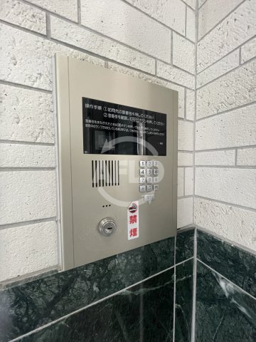 セキュリティ　十三本町ウインズマンションII　オートロック