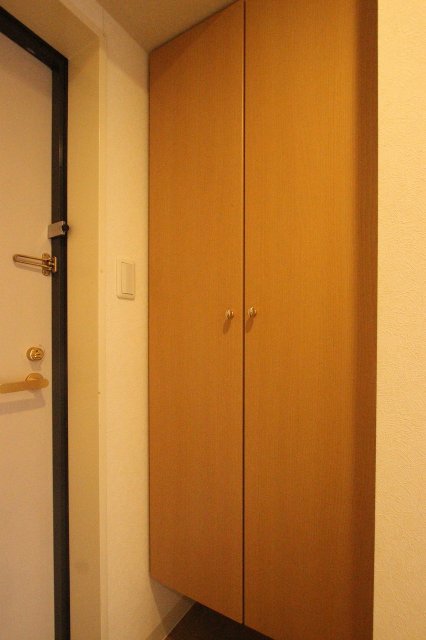 収納　同物件別号室の写真です。