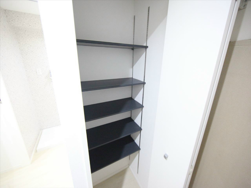 玄関　玄関　シューズボックス付（収納充実してます）