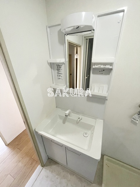 洗面設備　身支度に欠かせない独立洗面台♪