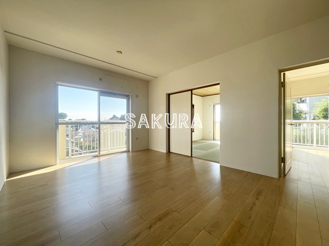 居室・リビング　使いやすい形の為、レイアウトを楽しめます♪