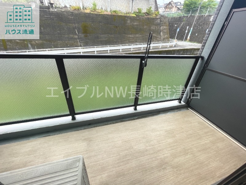 バルコニー　※別号室写真、家具家電はございません。