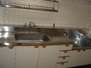 キッチン　収納スペースもあります