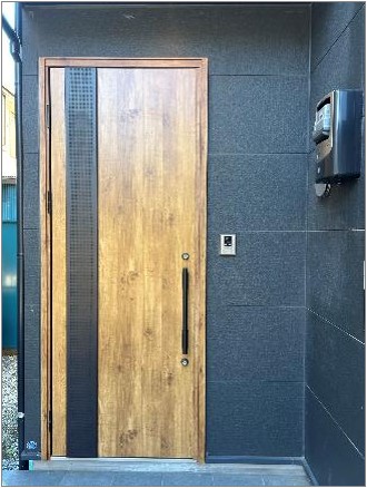 その他　玄関はディンプルキーのダブルロック♪