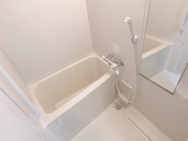 バス・シャワールーム　お手入れ楽々ユニットバス