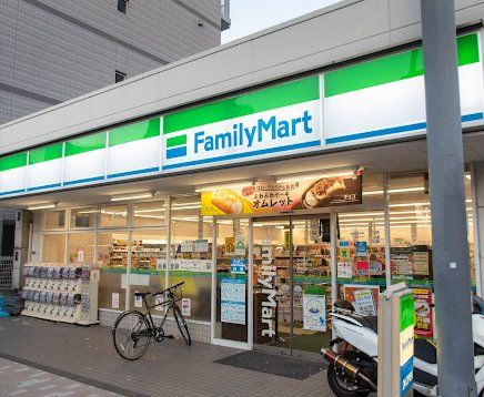 コンビニ　ファミリーマート大島四丁目店（コンビニ）まで290m
