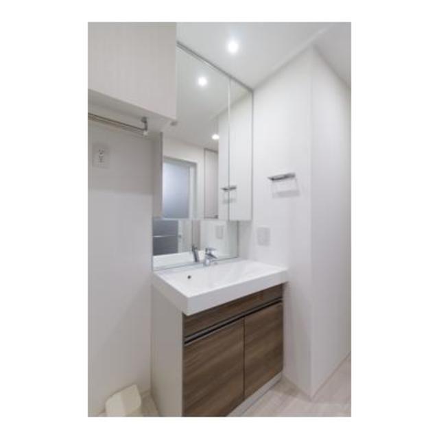 洗面設備　※写真は同タイプ住戸です。