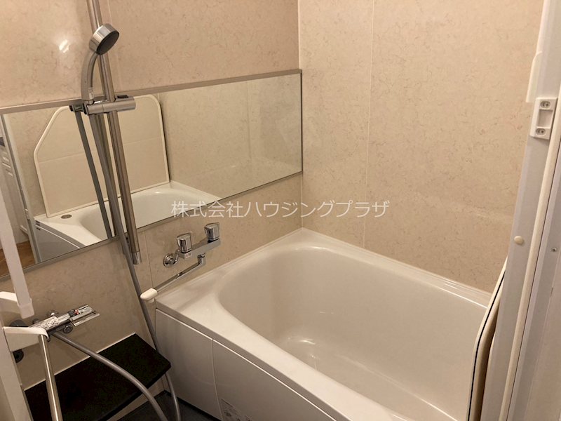 バス・シャワールーム　※別部屋参考写真となります