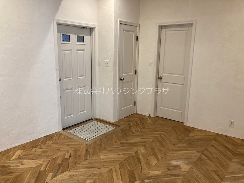 玄関　※別部屋参考写真となります