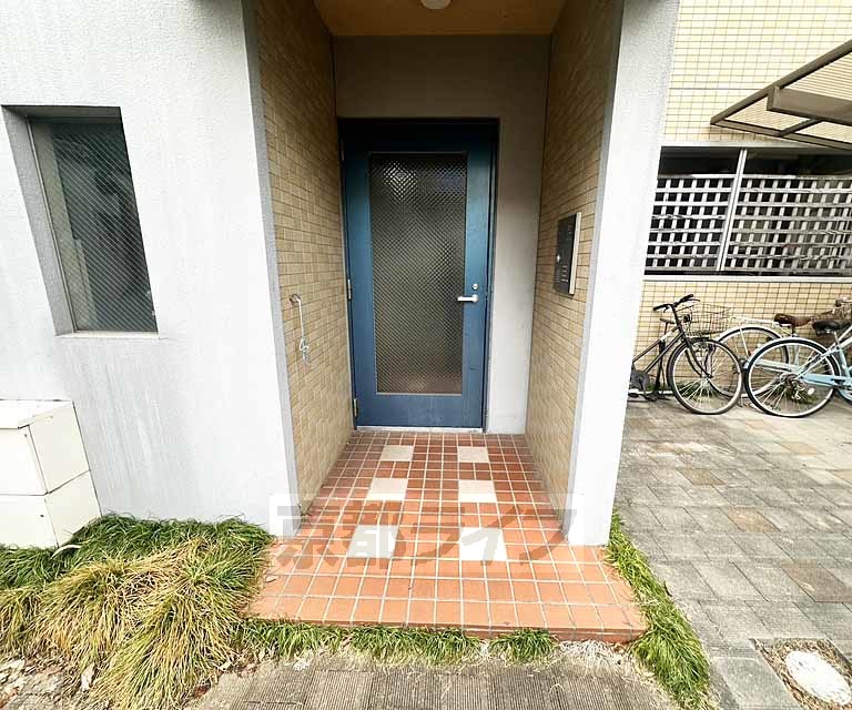 居室・リビング　広々として家具の配置がしやすいです